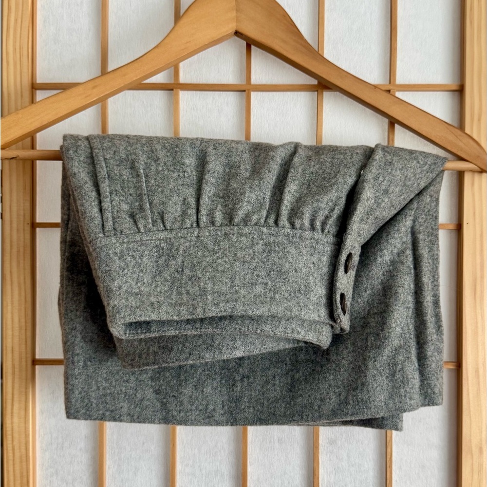 🩶 Wool Skirt with Button Detail & Side Pockets - size 6 - Picture 12 of 12